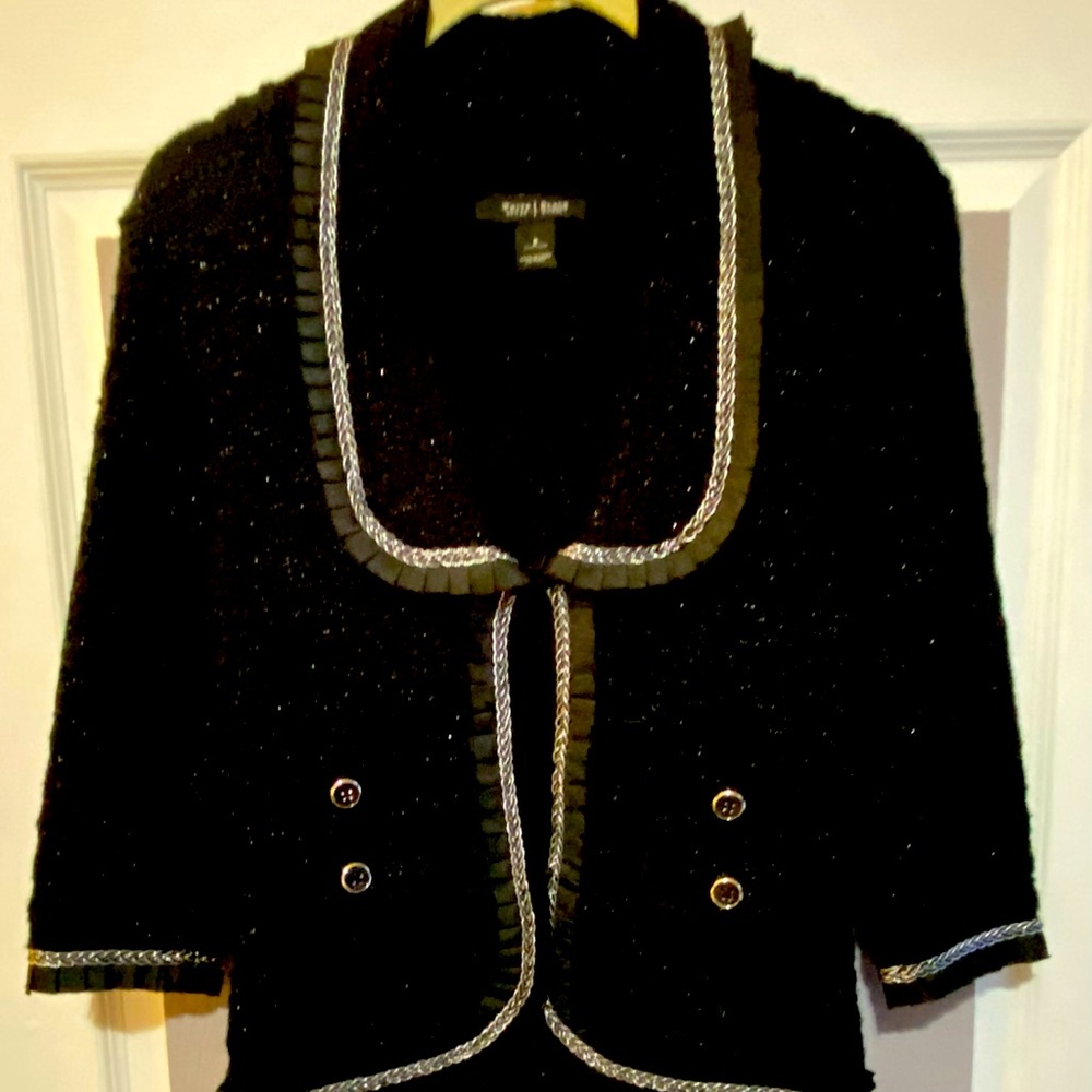 WHITE HOUSE BLACK MARKET
BLACK TWEED JACKET WITH EMBELLISHED SILVER TRIM